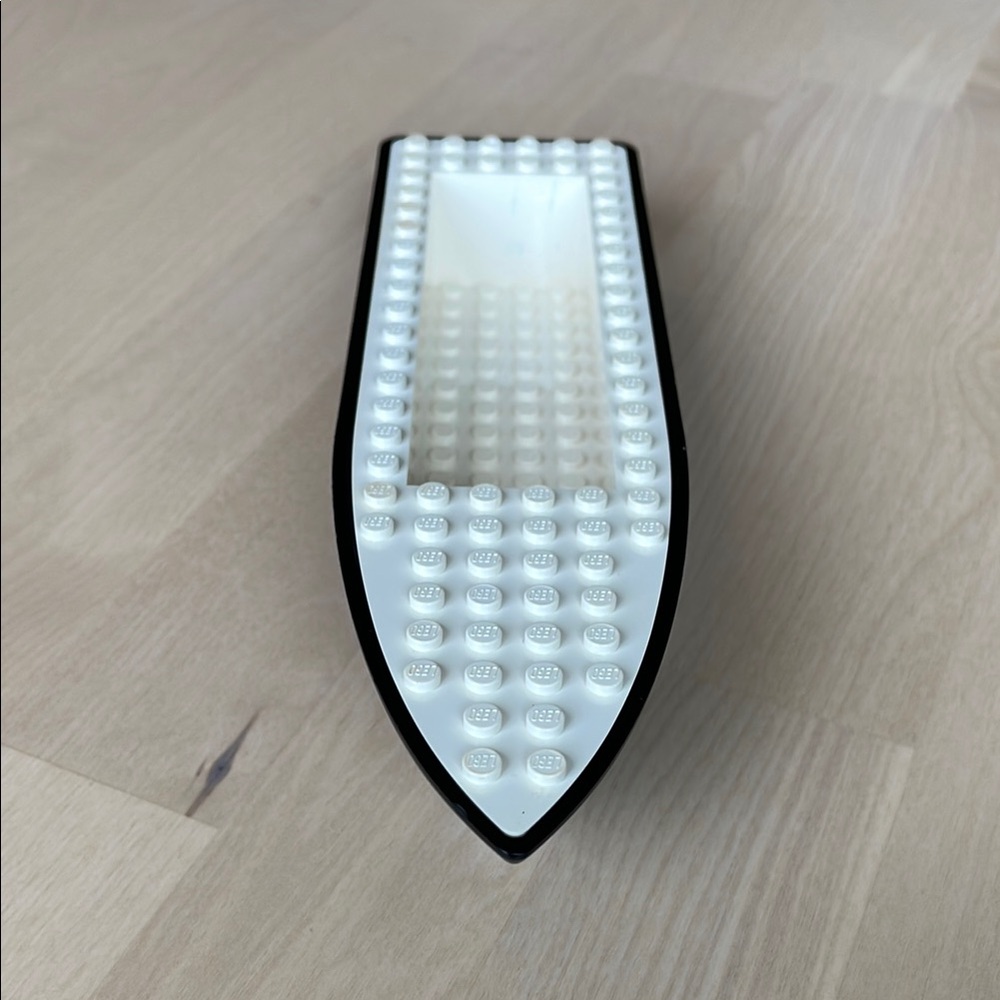 LEGO Boat Hulls - part in black and white and part 62812 in red - Picture 2 of 8